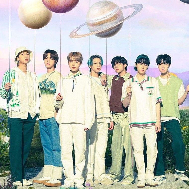 btschartsxdaily's tweet photo. [NEWS] #BTS’s “Mikrokosmos” &amp; “Best Of Me” was the surprise songs on today's concert in Spain, Madrid! 🇪🇸

#BTS_WORLDTOUR_ARIRANG_SPAIN
#BTS_WORLDTOUR_ARIRANG_MADRID https://t.co/f5CM3ku4e9
