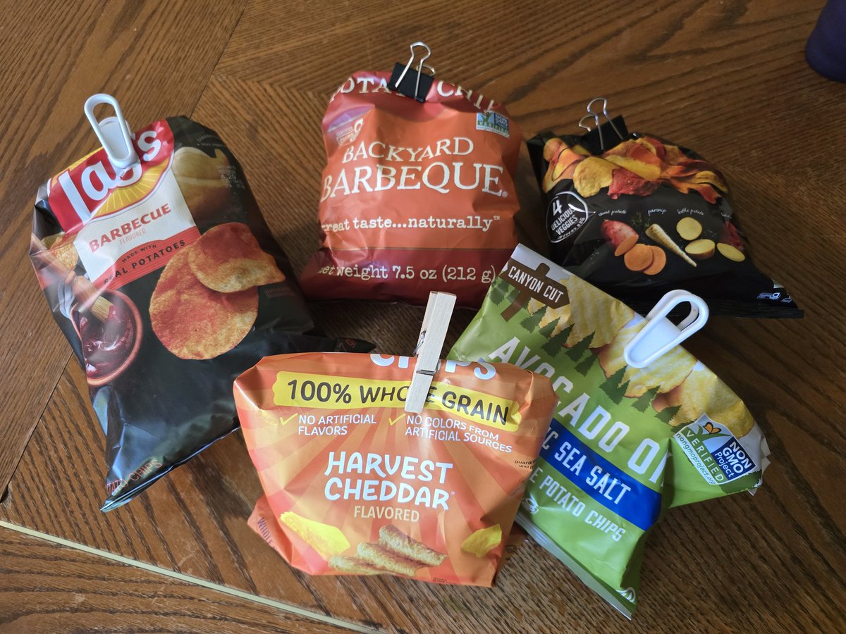 rats7's tweet photo. i keep getting bored of chip flavors half way thru the bag and then i go buy a new kind and now i have way too many chips https://t.co/9KCK0YrrXL