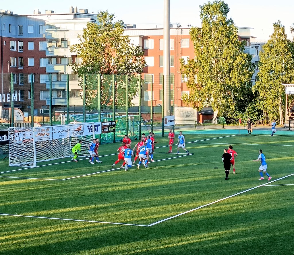 Palloseurablogi's tweet photo. #RoPS-#SalPa HT 1-1. Maali: Leppänen! RoPS toipui nopeasti shokkialusta ja nousi tasoihin Leppäsen osumalla. Sen jälkeen molemmilla oli paikkansa, mutta pelin ratkaisu siirtyi toiselle puolikkaalle. Tsemppiä siniset! 💙 #siniselläsydämellä #Ykkönen https://t.co/eiJ57et3TN
