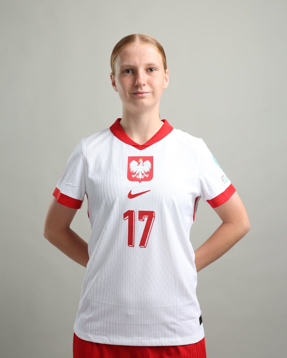 PogonSzczecin_K's tweet photo. 🇵🇱 Na start #U19WEURO Polki przegrały ze Szwedkami 0:1. Lena Świrska weszła na boisko w 63. minucie spotkania 🙌

Kolejne mecz Biało-Czerwone rozegrają we wtorek z Niemkami 🔜

📸 Łukasz Grochala / Łączy nas piłka 

#SWEPOL 🇸🇪🇵🇱 https://t.co/grDmkilA5Q