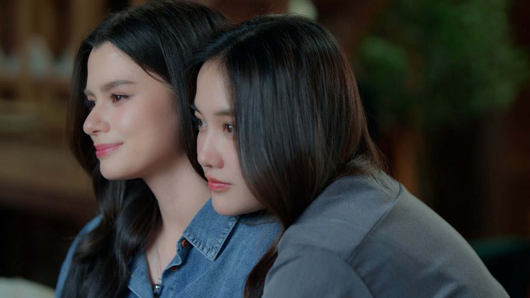 FreenBeckyUS's tweet photo. Who else needs a hug after this episode? 🫂

THE AIR BLEEDING LOVE
#เสน่หาวาโยตอนที่7
#ฟรีนเบค‌ #FreenBecky https://t.co/SuvL96yh5a