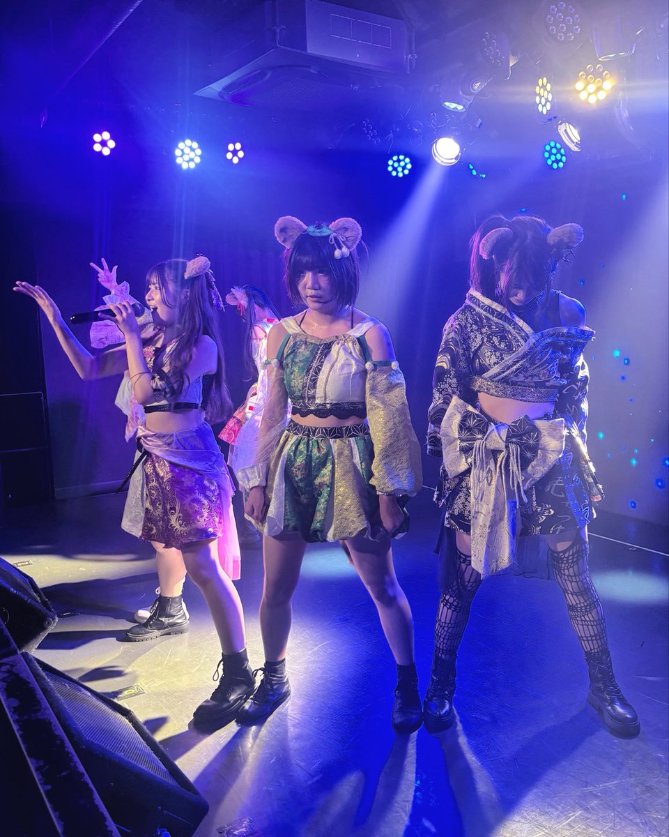 Toi_sub1's tweet photo. 遅くてもやらないよりはまし

最近、SNSにはほとんどログインしていません💦

たぬき・ポン・チャムの素���らしいお誕生日コンサート！ かわいい狸の耳、そして熱狂的なファンたちを見られて、本当に最高でした！ お誕生日、遅ればせながらおめでとうございます！

#ひゃくよーかい
#妖怪宴写真館 https://t.co/yMwZa8tbHQ