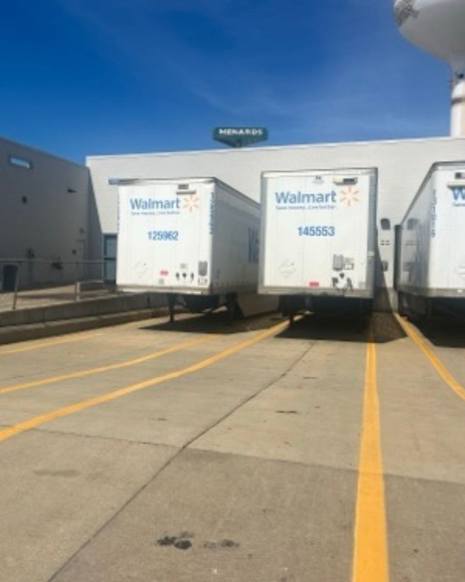 MokenaLotClean's tweet photo. High traffic means high cleanup needs. 

#curbappeal #parkinglotmaintenance #walkwaymaintenance #sidewalksweeping #propertyupkeep #groundsmaintenance #propertymanagementservices #littercleanup #portering #outdoormaintenance https://t.co/nMpz6AzTlX