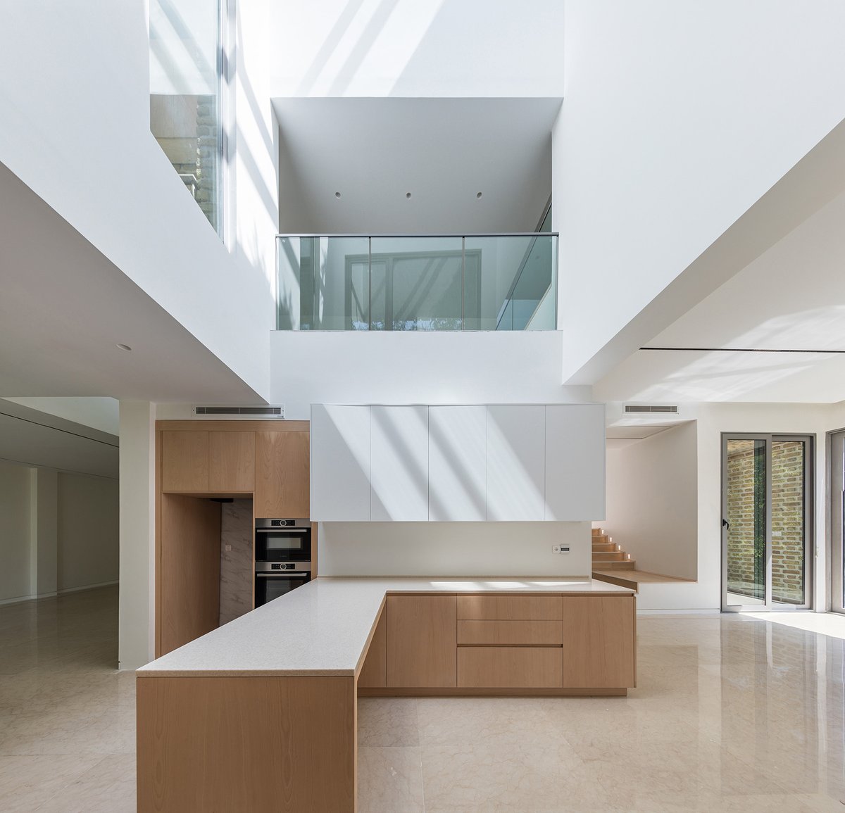 w_emerg's tweet photo. In Tehran, Iran, AMAStudio designed Do-Bar House, a three story residence that places a duplex home above a street-level gym on a sloping 200 square meter site.
#DoBarHouse #AMAStudio #TehranArchitecture #Iran #BrickArchitecture #MixedUseDesign #Residential #Contemporary #Urban https://t.co/B3PHKDXBkX