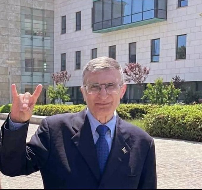TurkcuPaylasim's tweet photo. 🔻Prof. Dr. Aziz Sancar:

"En büyük hayalim, hayattayken Türk Dünyası’nın bir olduğunu görmek." https://t.co/MOnb0S5Arp