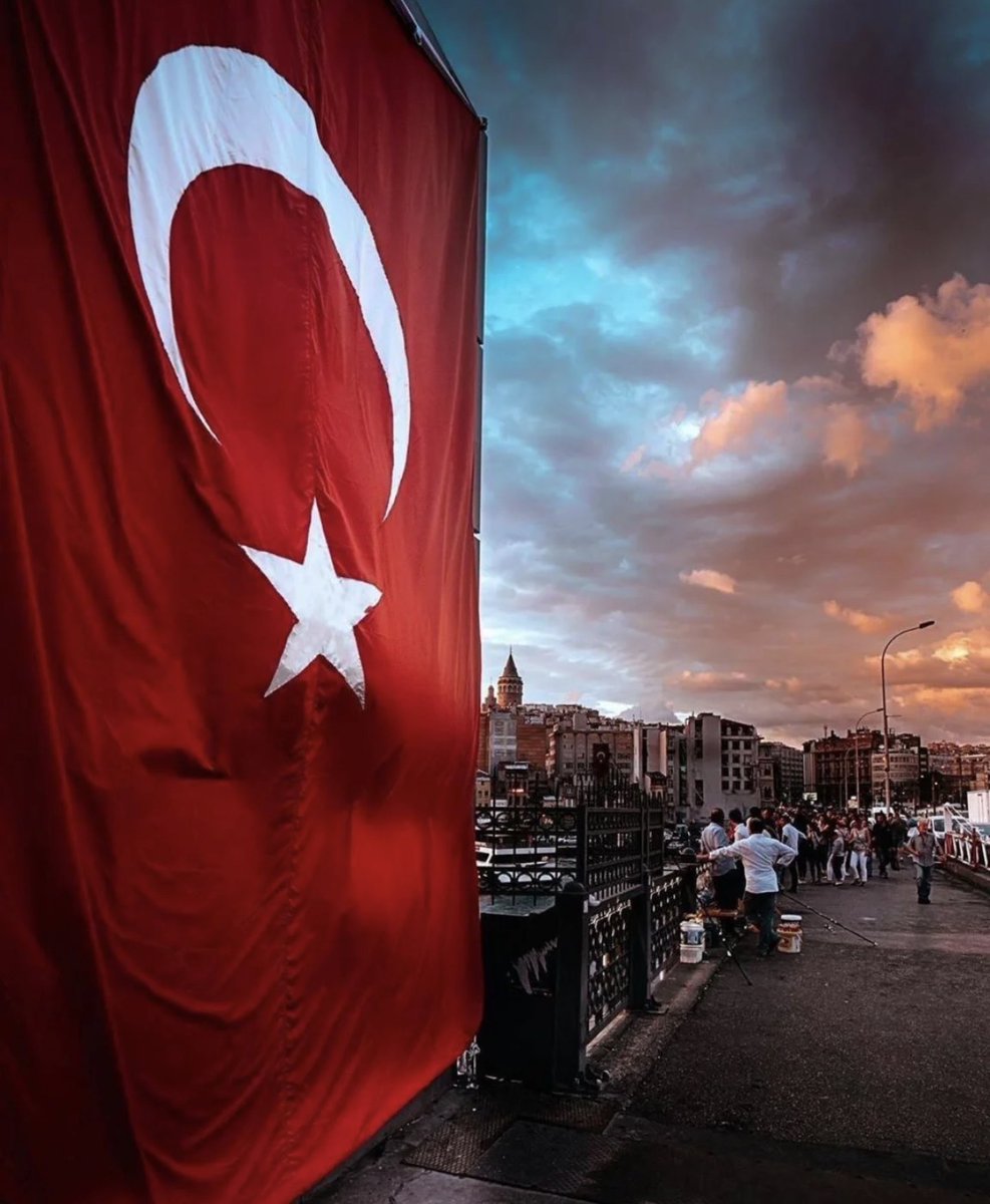 FiiTarih's tweet photo. Geceye bir fotoğraf bırakın… https://t.co/R9ceJ5513s