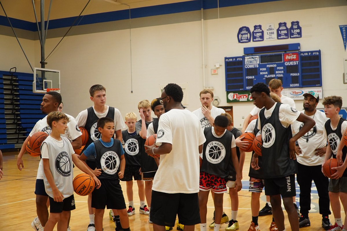 270Hoops's tweet photo. Eye catchers from Day 1 of the 270 Player Development Camp (Middle School)

‘31 F Brayden Cox 📸
‘32 G Durant Smith 📸
‘32 G Ryder Hill
‘30 F Braydon Fluellin
‘31 G Jamison Smith
‘32 G Tyler Balmert
‘31 G Myles Richardson
‘32 G Corbin Browning
‘31 G Legacee Haley
‘32 G Parker Allen
‘33 G Blake Kern
‘32 F Gale Heck
‘31 F Logan Oney
‘31 F Graham Richardson
‘33 F Kyrie Jackson