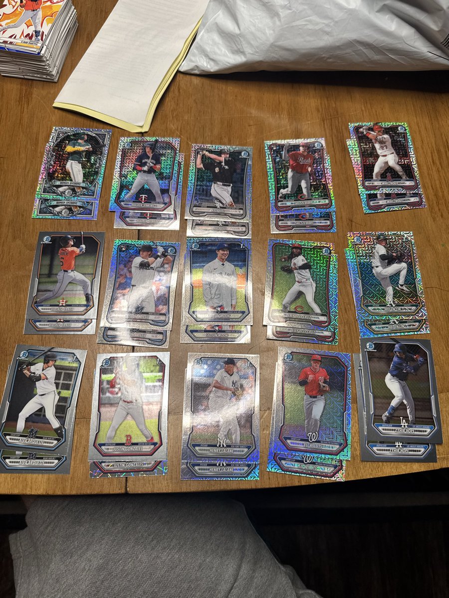 Back_back_GONE's tweet photo. Count your days @Topps 
This is from 2 separate mega boxes I purchased today. 
@CardPurchaser https://t.co/BJxzixoKMC