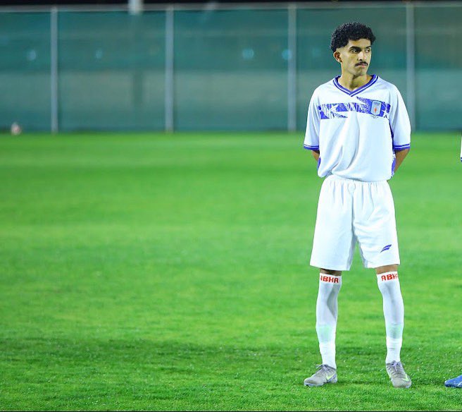 Mm14ddd's tweet photo. @abhaFC ⚽️
إلى إدارة نادي أبها ؛
 أضع بين أيديكم احد المواهب : مهند طالبي (مواليد 2006) ، كاستثمار فني واعد.📈

لاعب يمتلك مرونة تكتيكية استثنائية، حيث برز كركيزة أساسية وأجاد في 5 مراكز مختلفة : ظهير أيمن، ظهير أيسر، طرف أيمن، طرف أيسر، ومحور 🛡️. 

حصيلة 5 سنوات من العطاء .. https://t.co/abgJ11SBQl