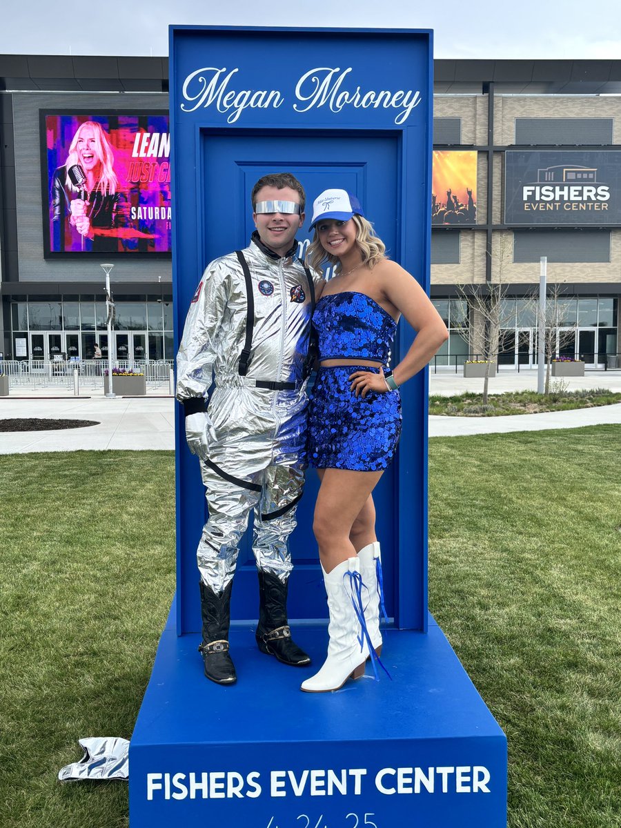 katrynarosee's tweet photo. happy 28th of June Eve! Don’t forget to celebrate tomorrow🤭💙📆 https://t.co/r3Hzg32Eu8