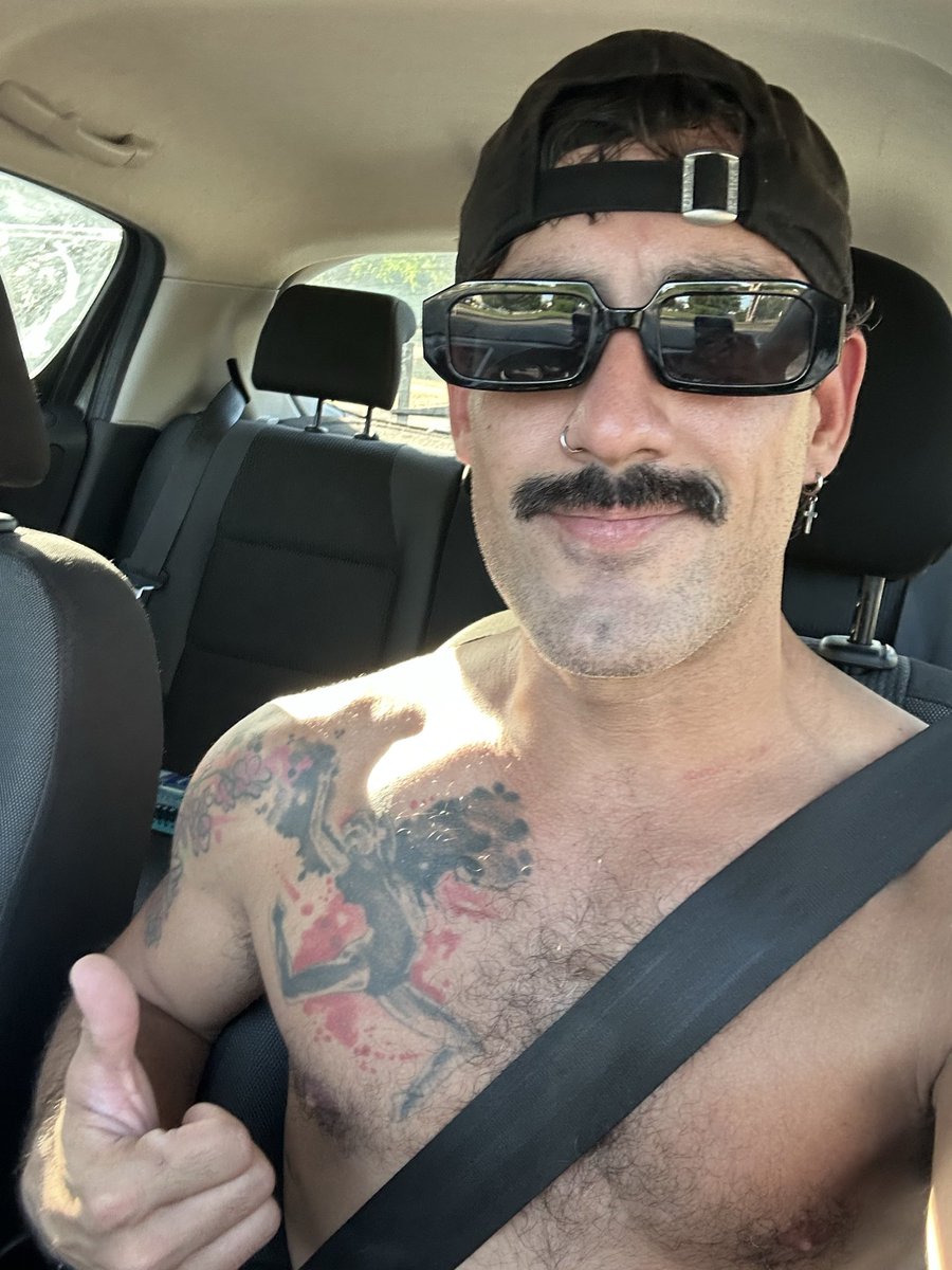 MonoLiso10's tweet photo. El monoliso 🙈🙌🏽😅 según @santitalle  no soy 🌈💅🏽 jaja https://t.co/Chu8qXIrgy