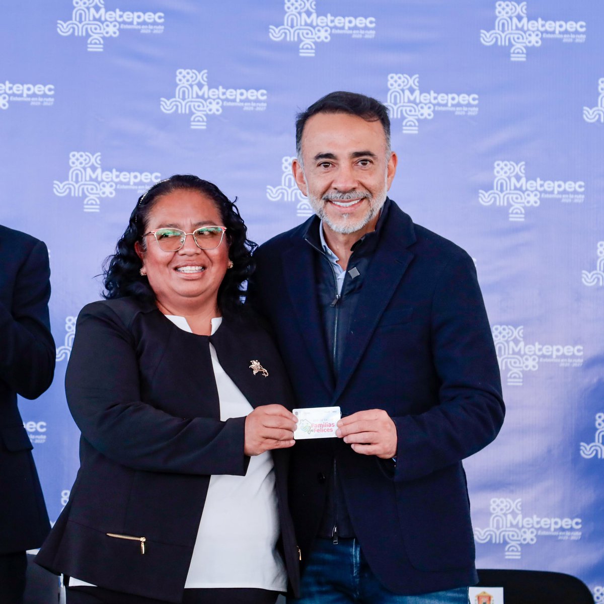 FerFlores_Emp's tweet photo. ¡Una promesa más cumplida es un sueño hecho realidad! 👏🏼

Hoy inauguramos la primera Clínica Red de Salud Familias Felices en Las Marinas. Consulta médica, laboratorio, odontología, optometría y más de 200 medicamentos, todo completamente gratuito para las familias afiliadas.

¿Aún no formas parte del programa? Puedes afiliarte directamente en la clínica.

¡Seguimos trabajando para que las familias de Metepec vivan mejor! 🙌🏽

#FamiliasFelices #Metepec