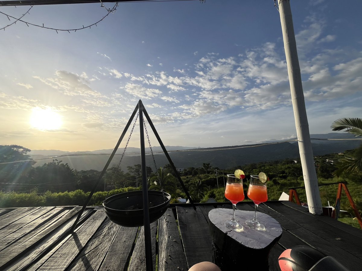 ypaeez's tweet photo. toco conocer un glamping antes de ir a la megacarcel jajaja https://t.co/nLtuoSPArh