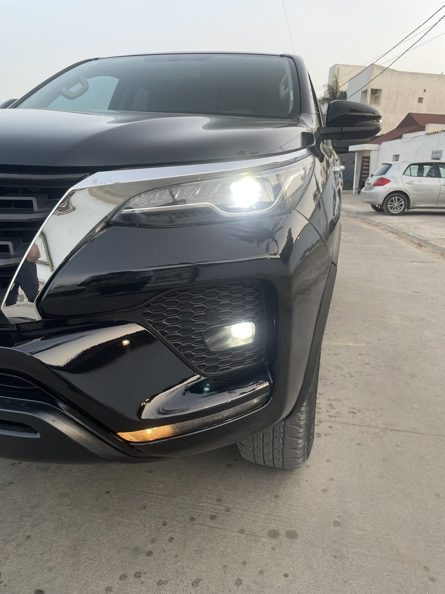 MissSenghor_'s tweet photo. Bonsoir je vends ma voiture 
Toyota Fortuner 2023
Transmission automatique 
44600KM - Essence
Un seul utilisateur acheté 0KM 
 Intéressé sérieux ? 
Ecrivez moi sur Whatsapp : https://t.co/kXYgN7bvmd 
Rt apprécié oh https://t.co/GUbzTojOzG