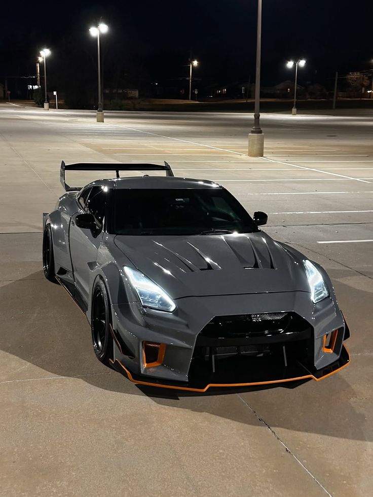 Brayohki's tweet photo. you see a Nissan GTR  r35 and wonder if that's the same company that makes the likes of Nissan Juke and Nissan Note. 
kiche mnyama😵 https://t.co/TSR6ggS2z1