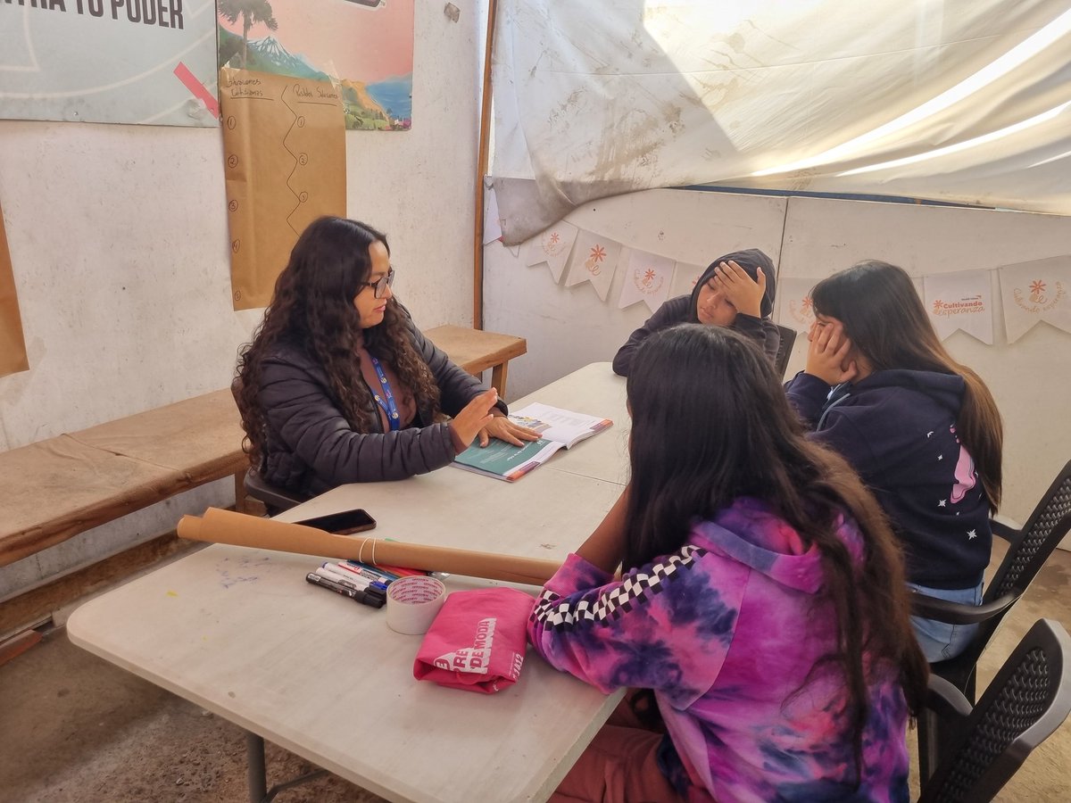 Senda_Tarapaca's tweet photo. En el #MesDeLaPrevención 🎉 cerramos junto al Comité de Vivienda Chile Nuevo el Programa de Prevención Infancia, Juventud y Bienestar, promoviendo espacios de encuentro, participación y bienestar para niños, niñas y adolescentes.

#YoLaPiensoPrimero https://t.co/WlOZz5JoPS