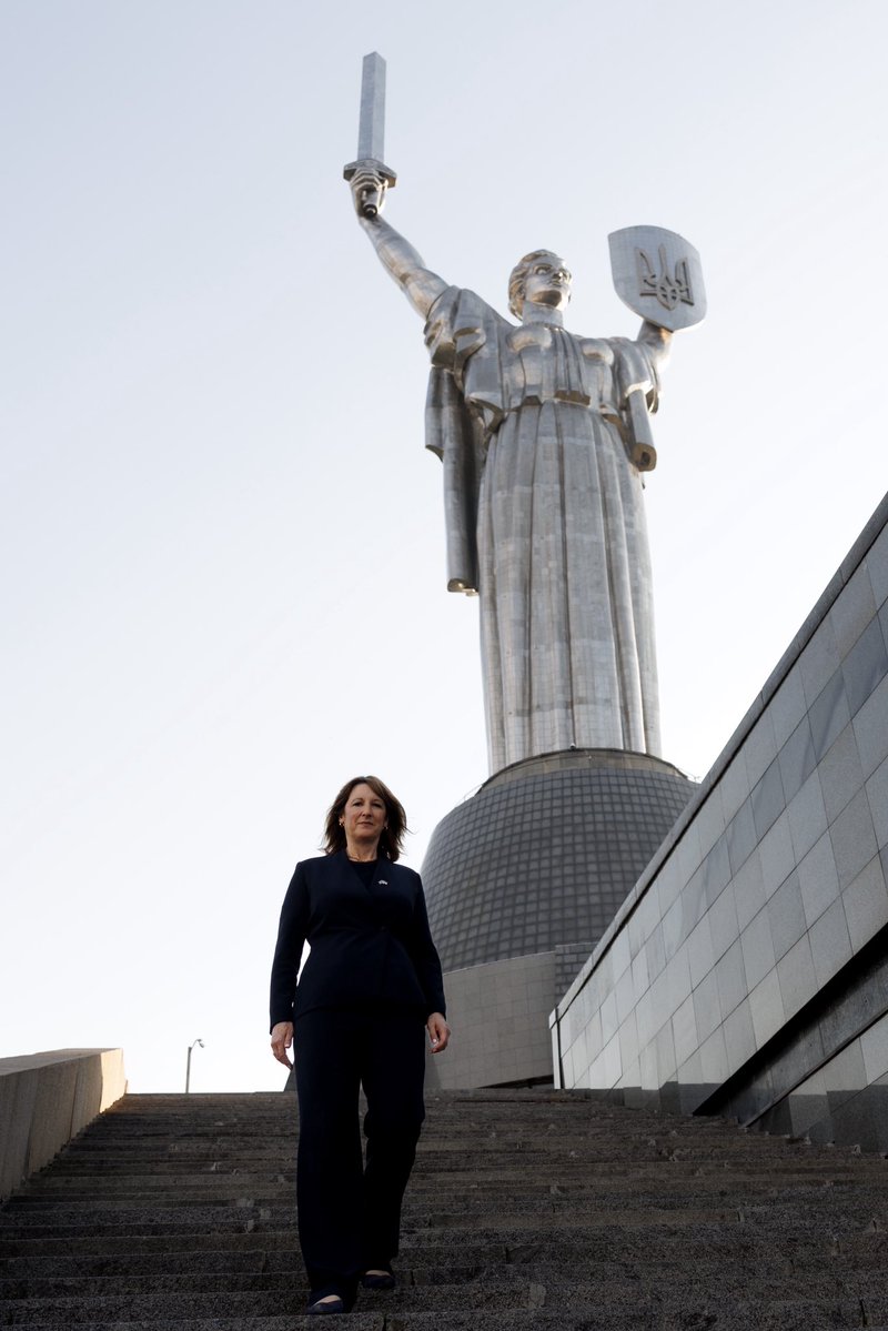 RachelReevesMP's tweet photo. We stand with Ukraine, always. 🇺🇦🇬🇧 https://t.co/qXynVRU3WZ