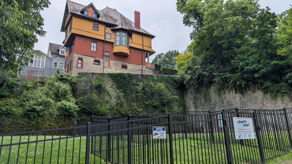 WDlawncareLLC's tweet photo. Walnut hills is the coolest neighborhood in Cincinnati https://t.co/IJhvKZcStk