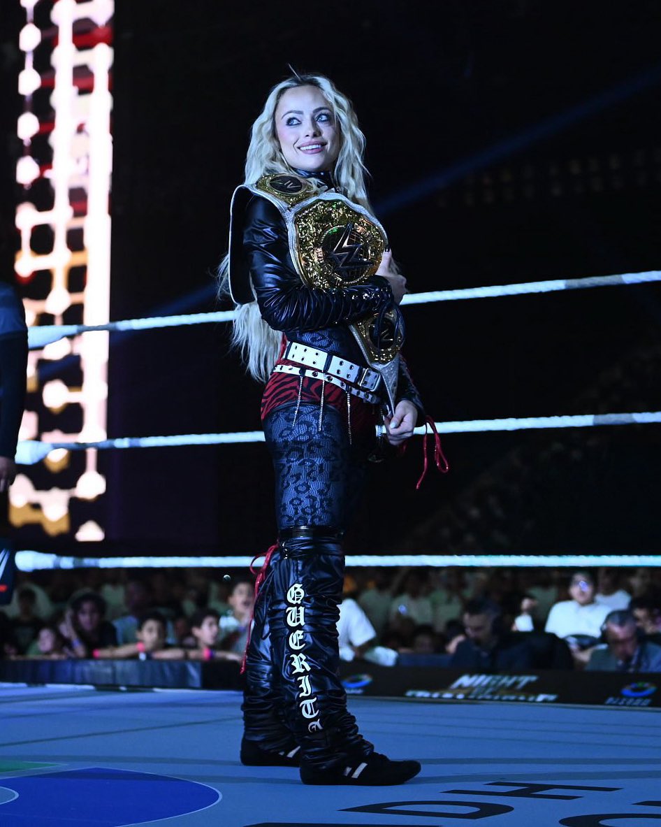 maddiemania_'s tweet photo. My glorious champion 😈💋 https://t.co/zeUvzH2Iti