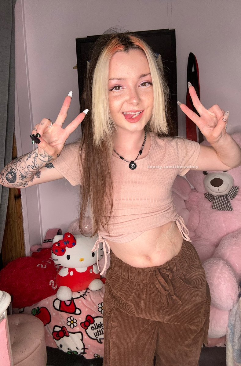 Plugtherealaly's tweet photo. Swag enough c: just playing https://t.co/SdEXLrk5kk
