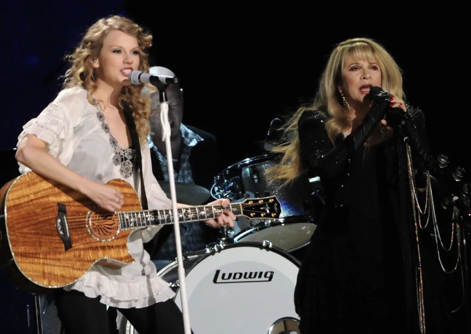 swifferupdates's tweet photo. 🎤 | Sources confirm to Rolling Stone Stevie Nicks will be at Taylor Swift and Travis Kelce’s wedding! The rock legend is expected to perform on the big day

Stevie Nicks has been supportive of the relationship saying “She's in a good place right now, and I think she has a good man. I hope they fall deeper and deeper in love and ride off into the sunset. He does his thing and she does her thing, and then they come back together and get married and have babies if she wants that. I just want all of that for her” ❤️