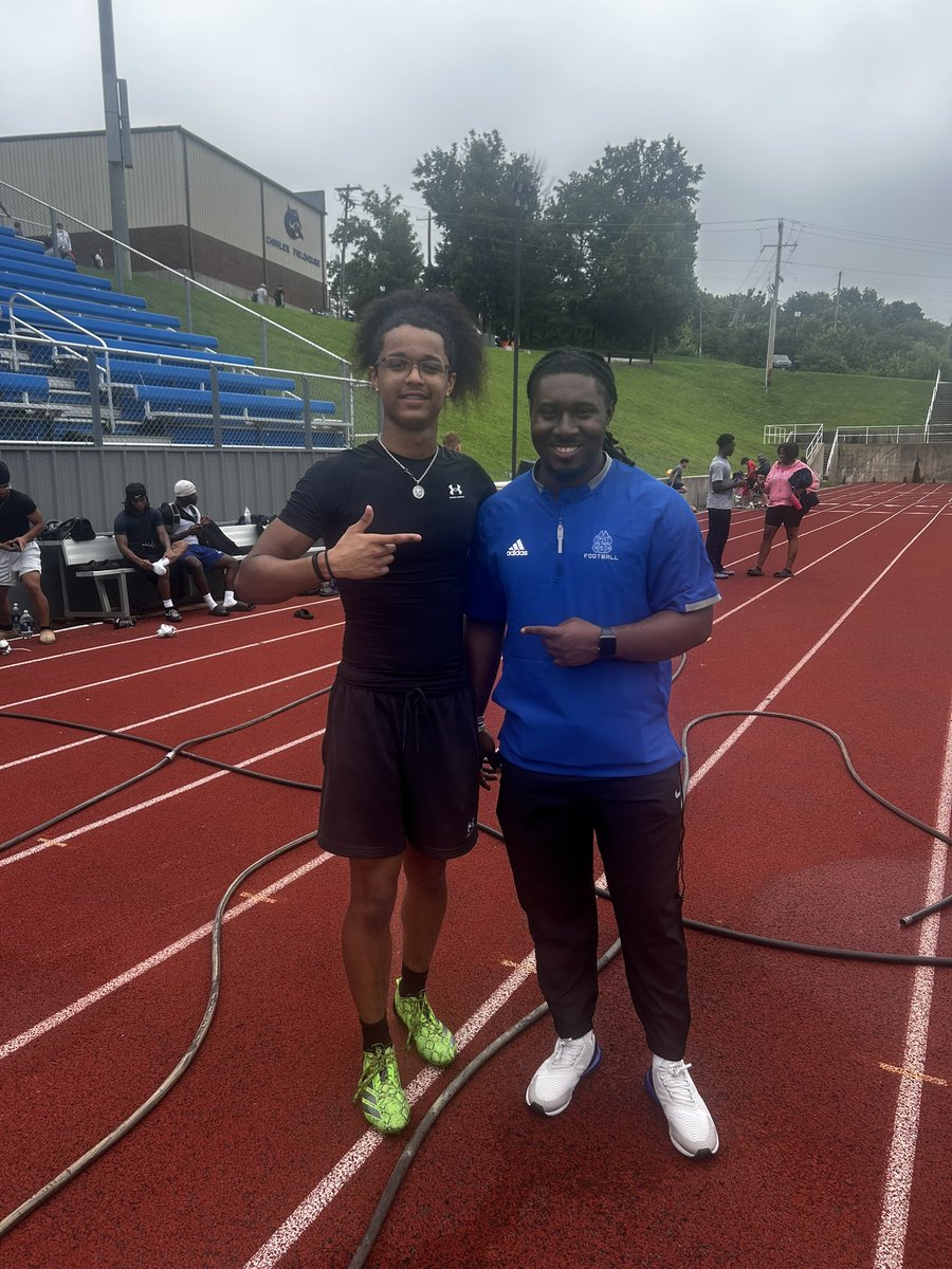 j_jefferson2008's tweet photo. Thankful for the opportunity to compete! Had a great time at @CSCwildcatsFB  loved the energy and environment! Cannot wait to visit again! Loved the coaching staff! @CoachCobb_CSC @CoachBowman55 https://t.co/IiWynu2jLH