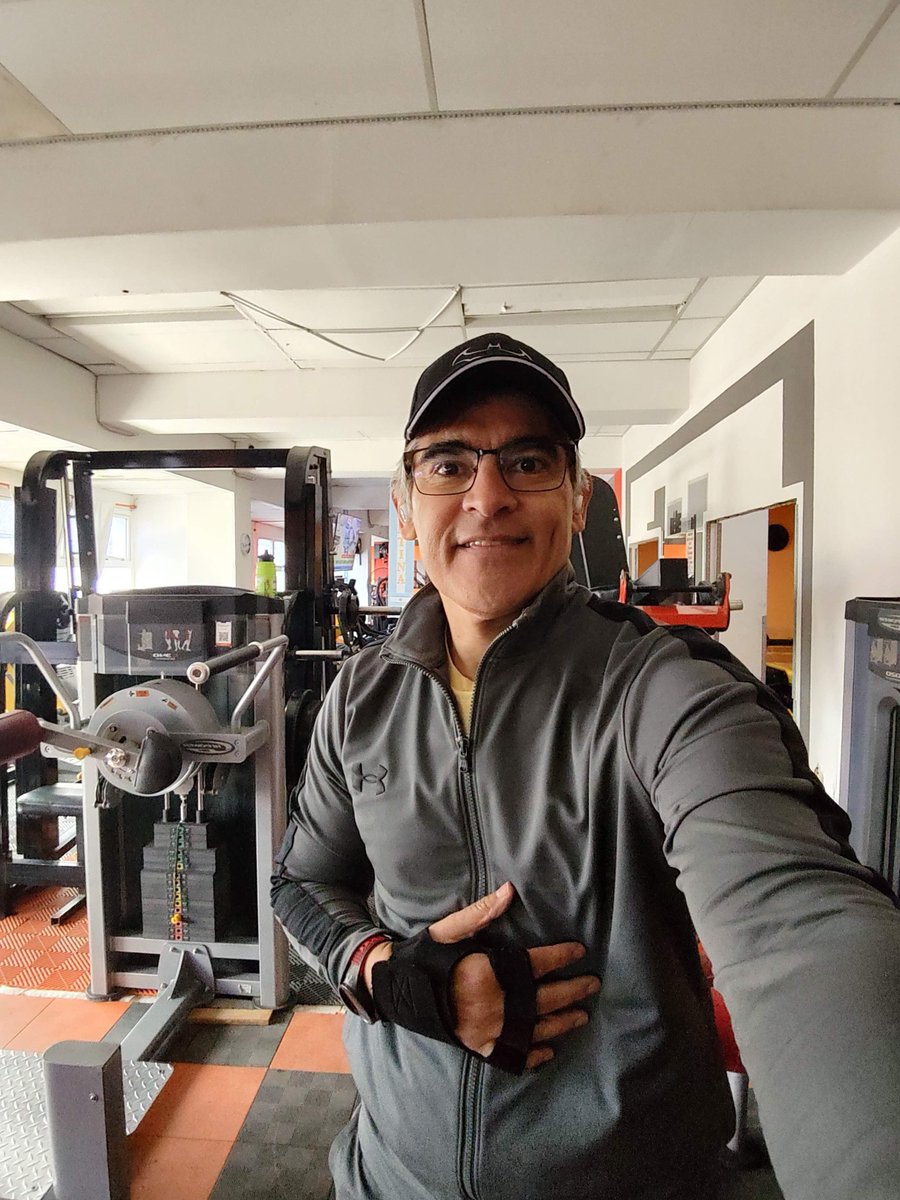 josema26's tweet photo. #sabadoentn Tarde de entrenamiento en Zapala City, en pleno clima mundialista. Muy feliz finde para todos y a disfrutar del sábado! https://t.co/1afwp1bS98