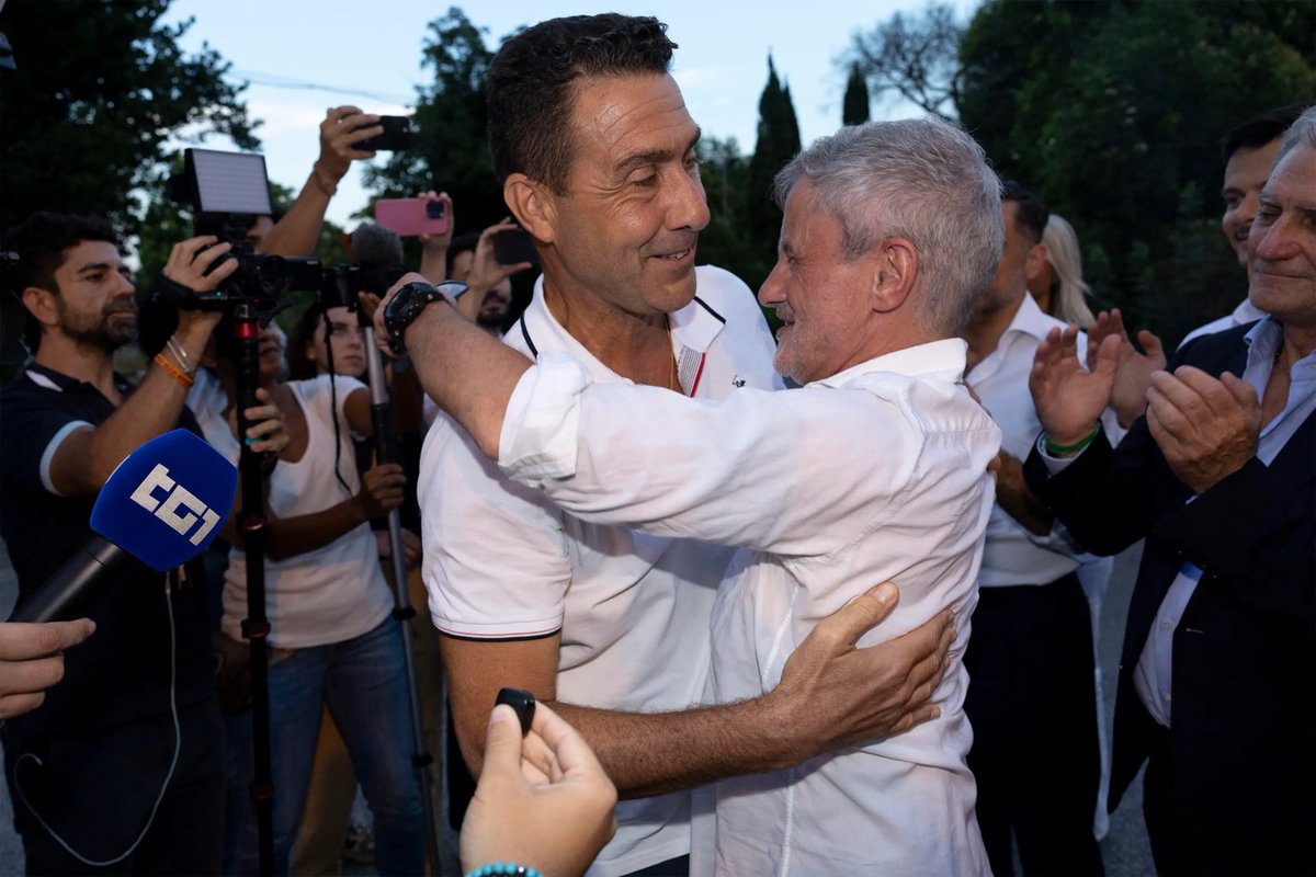 Marco_dreams's tweet photo. Vannacci ha trovato la soluzione per fermare la fuga dei giovani all’estero: tutti a lavorare in campagna!!!
Pensavo che con Meloni e Salvini avessimo toccato il fondo, mi sbagliavo. https://t.co/ChbnuP6WwQ
