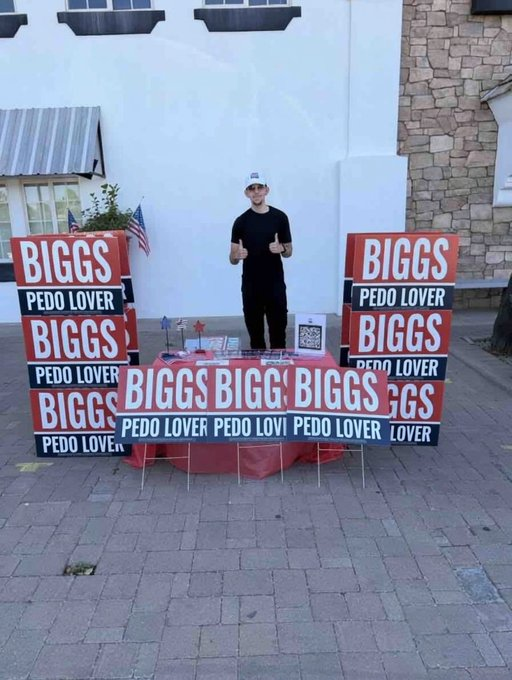 joangreeneaz's tweet photo. AZ: This is what the people think about Biggs.

Make good voting choices.

🚫 NO to #BiggsMistake for AZ Governor🚫 https://t.co/DX1Xh2FjjB