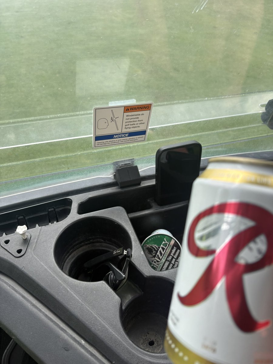 ChadButtersrips's tweet photo. Don’t let a white boy get hot on a Saturday #hore https://t.co/L41Ppl5gw7