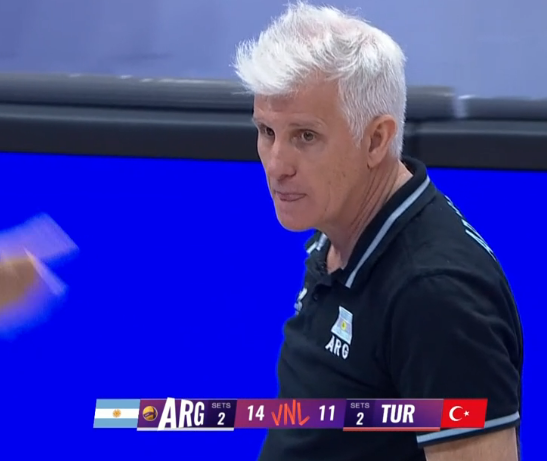 Temmzvolley's tweet photo. 🔥🔥🔥🔥

🇹🇷FİLENİN EFELERİ KENDİ TARİHİNİN EN BÜYÜK GERİ DÖNÜŞLERİNDEN BİRİNİ YAPTI

ÖNCE 2-0 SONRA 14:11'DEN DÖNDÜK 🔥🔥🔥🔥 https://t.co/jUnqrS8axd
