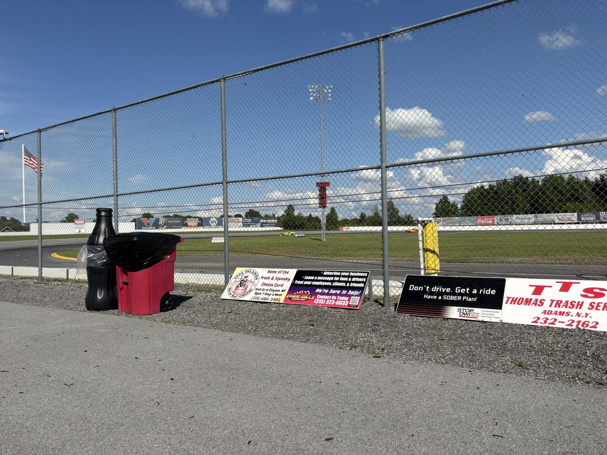 burdickmatt's tweet photo. Having fun on the flagstand again @evansmillsspeed https://t.co/XrvLZux0aG