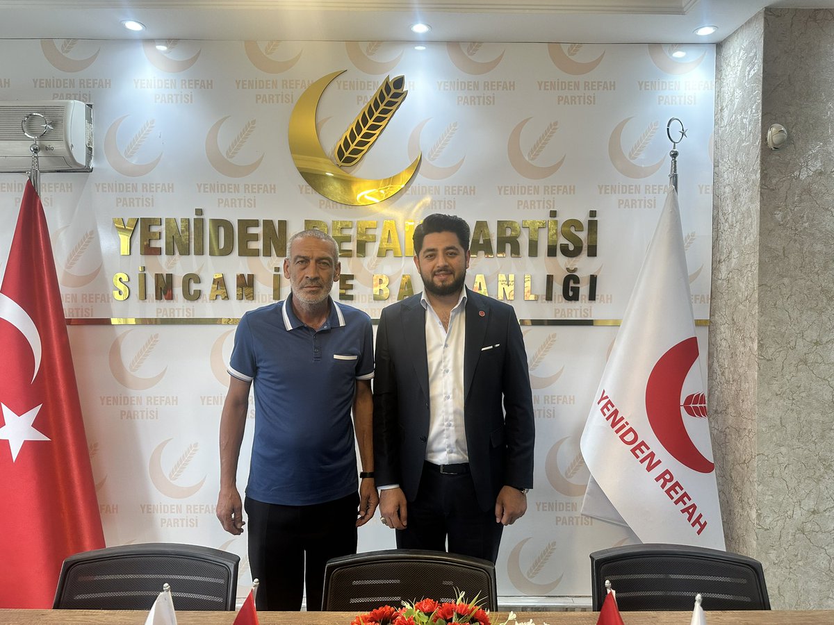 rprefahsincan's tweet photo. Sincan esnaflarımızdan kıymetli Osman Türk abimiz ve Yasin Aktaş bey
İlçe Başkanımız Özhan Sezer’i ve teşkilatımızı ziyaret etti.
Nazik ziyaretlerinden dolayı kendilerine teşekkür ederiz. https://t.co/X2oKaHv2l7