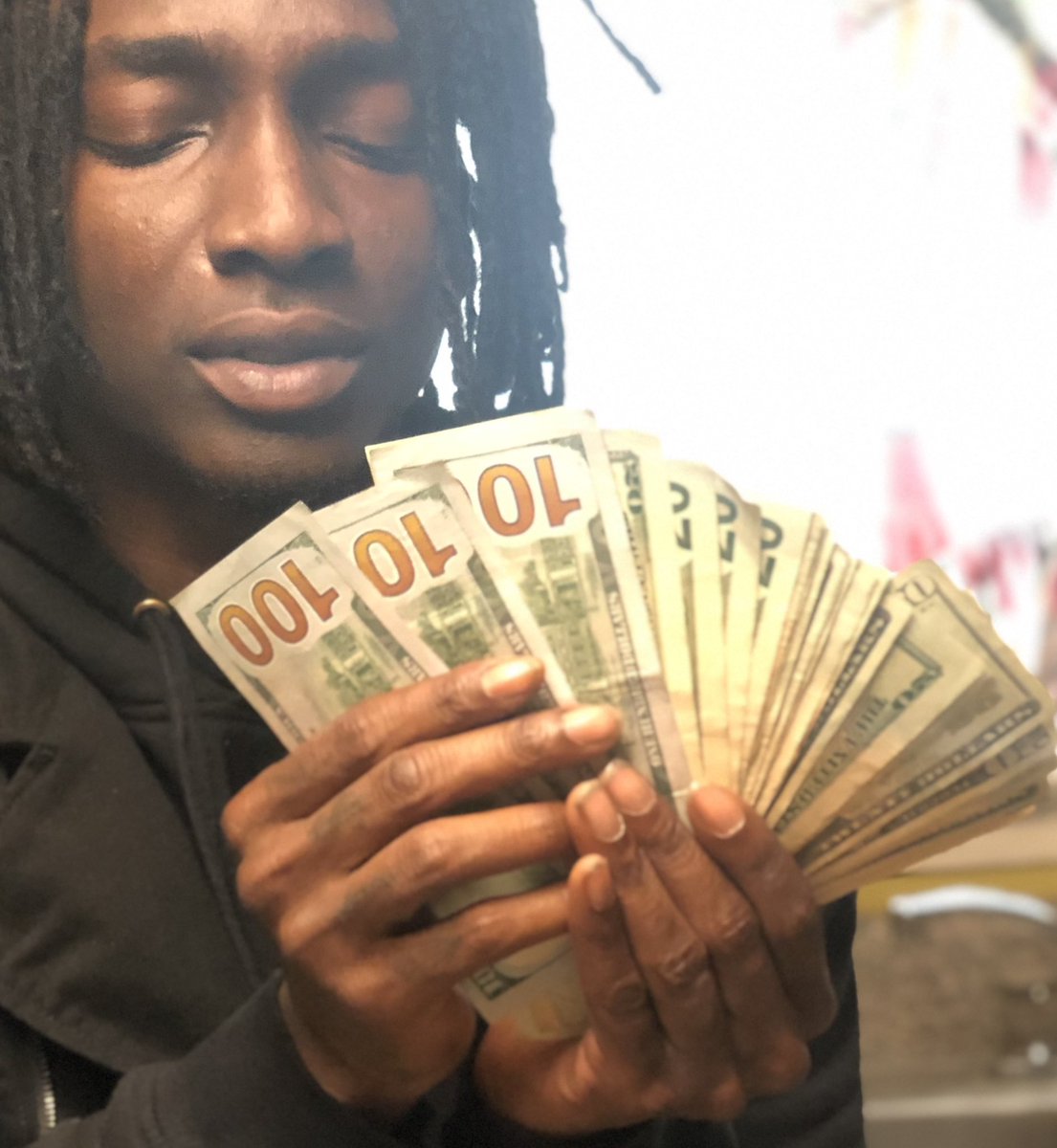 topdonlevi's tweet photo. face card good outside https://t.co/Slmnylr6C0