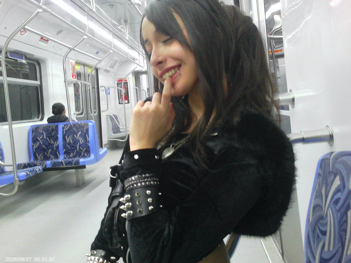 whosjuull's tweet photo. servindo cunt na linha 10 turquesa https://t.co/dbY9nyUcpL