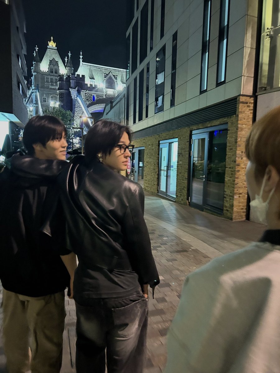 6jaehee21's tweet photo. リクの隣には大体キムジェヒがいるな https://t.co/xOydVGyyKG