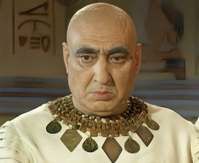 siyahsancakx's tweet photo. ⚪️ Mısır Teknik Direktörü, Hz. Yusuf filmindeki tapınak kahinine benzetildi. https://t.co/UV0lGcmsqM