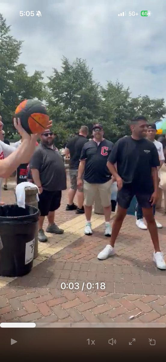 Remoh5674's tweet photo. @Guardians921 @ESPNCleveland @HammerNation19 At least he stepped into his shot. A Aron squatted and fired. Released the balls about face level. 

I’d guess he’s never taken a shot in a real basketball game. Not that there’s anything wrong with that. As a dude that critiques NBA players…. https://t.co/7w8m5lzyBc