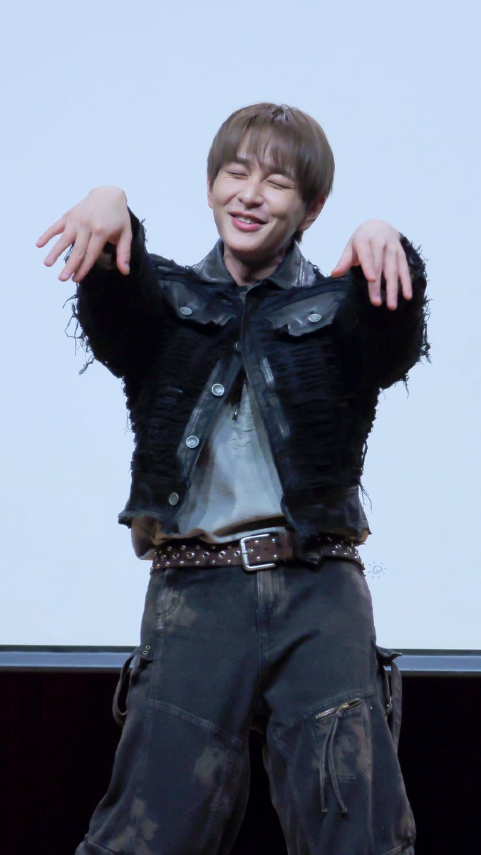 온유 #ONEW #オニュ@SHINee @ONEW_GRIFFIN