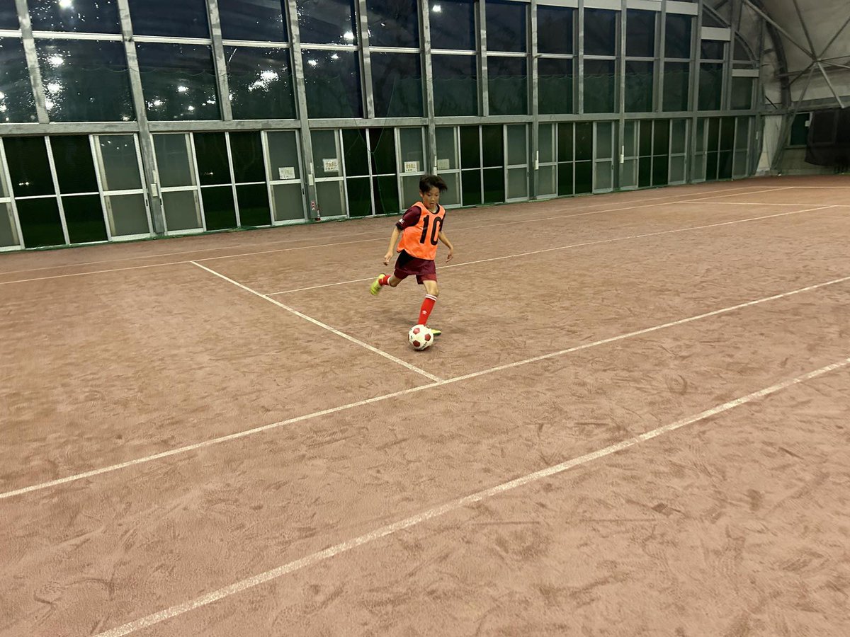 visselschool's tweet photo. 【はりま校(水)5-6年生⚽️】

担当のミッキーコーチです🐭
少人数だからこそ
一人ひとりとたくさん関わりながら
できた！の瞬間を大切に練習しています😊

経験問わず、どんなお友達も大歓迎✨
ぜひ一度、体験に来てみてください‼️

#無料体験 👇
https://t.co/piWSkxTrIp
#ヴィッセル神戸スクール https://t.co/lx03wiyRNT