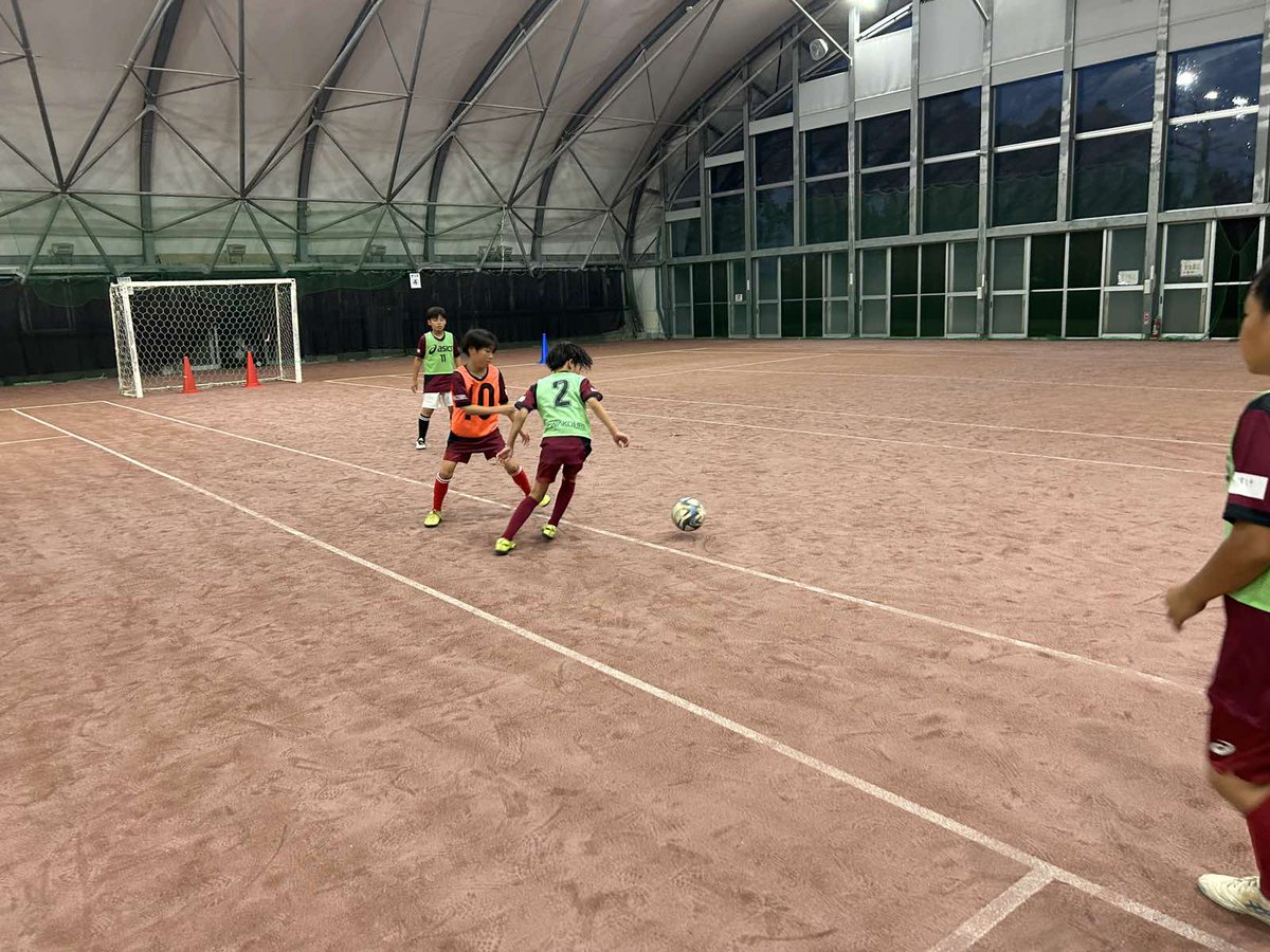 visselschool's tweet photo. 【はりま校(水)5-6年生⚽️】

担当のミッキーコーチです🐭
少人数だからこそ
一人ひとりとたくさん関わりながら
できた！の瞬間を大切に練習しています😊

経験問わず、どんなお友達も大歓迎✨
ぜひ一度、体験に来てみてください‼️

#無料体験 👇
https://t.co/piWSkxTrIp
#ヴィッセル神戸スクール https://t.co/lx03wiyRNT