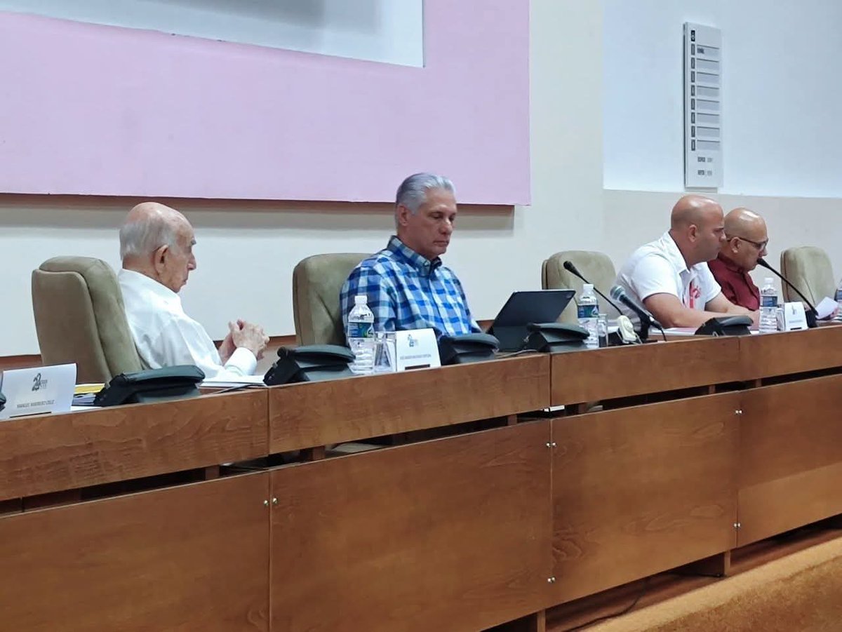 VargasYosuan's tweet photo. @La participación de los trabajadores en el acompañamiento a las transformaciones económicas y sociales constituye un eje defendido por Miguel Díaz-Canel Bermúdez, Presidente de la República, en el XXII Congreso de la CTC
#22CongresoCTC https://t.co/l1eLzNJdtk