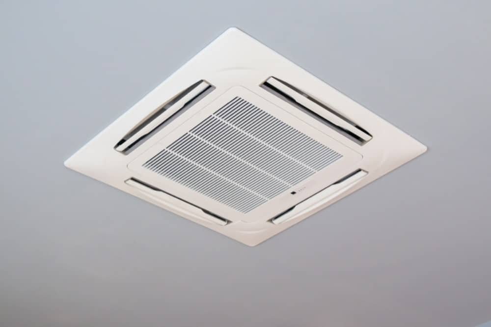 bouliboulibouli's tweet photo. Le ventilateur de plafond en question : https://t.co/X0uCCiHa1Z