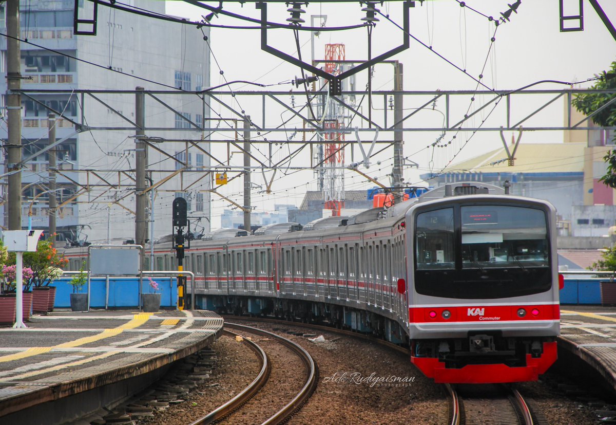 KAI Commuter tweet media