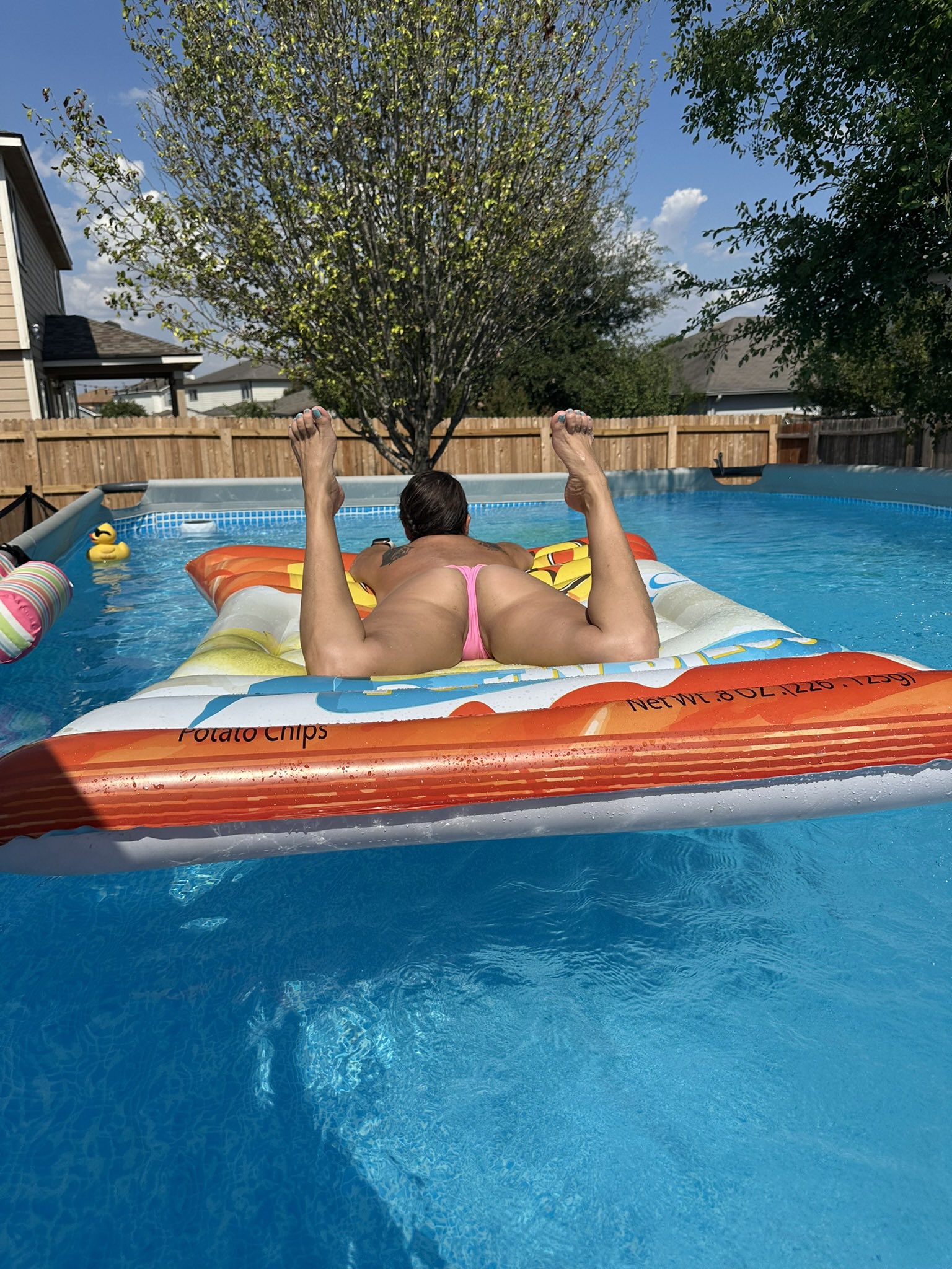 3 pic. Love being in my pool with my wife https://t.co/SZfckfh0ak