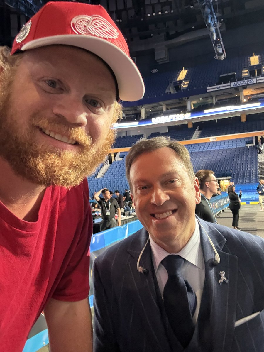 HockeytownWpod's tweet photo. The Friedman of Toledo 🤝 The real @FriedgeHNIC 

#NHLDraft #LGRW #GoGRG #OurFishOurFight https://t.co/BhAF5RJNbD