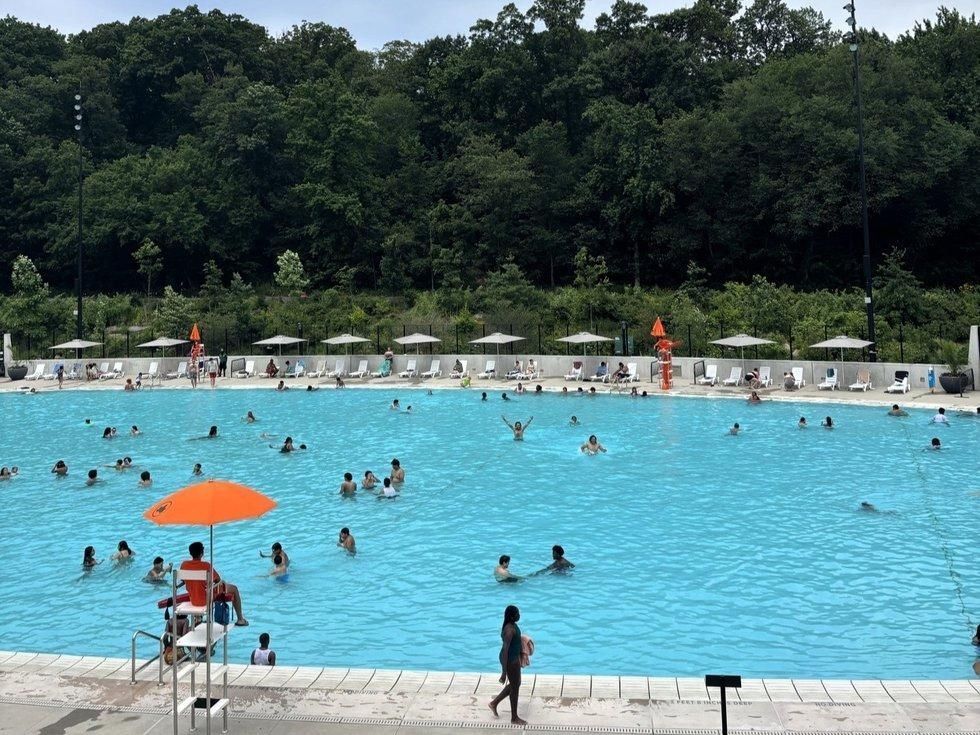 CentralPark_NYC's tweet photo. The pool is open! If you’re spending a summer day in Central Park, this is one of the easiest ways to cool off. It’s a great stop when the sun is high and you need a little break from exploring.

📸 Emma Goldschmidt https://t.co/9jB85Yd4gu