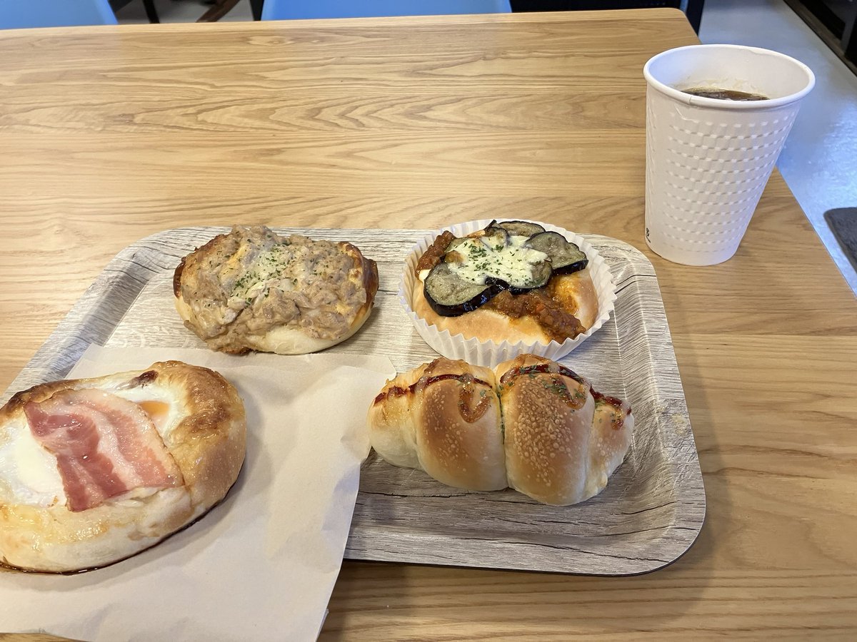 BOLTgreen1's tweet photo. 四輪バイクは遠かったわ笑
#朝活カフェ
#パン屋モギ
#しんしろ朝活 https://t.co/hjUiYGXtr4