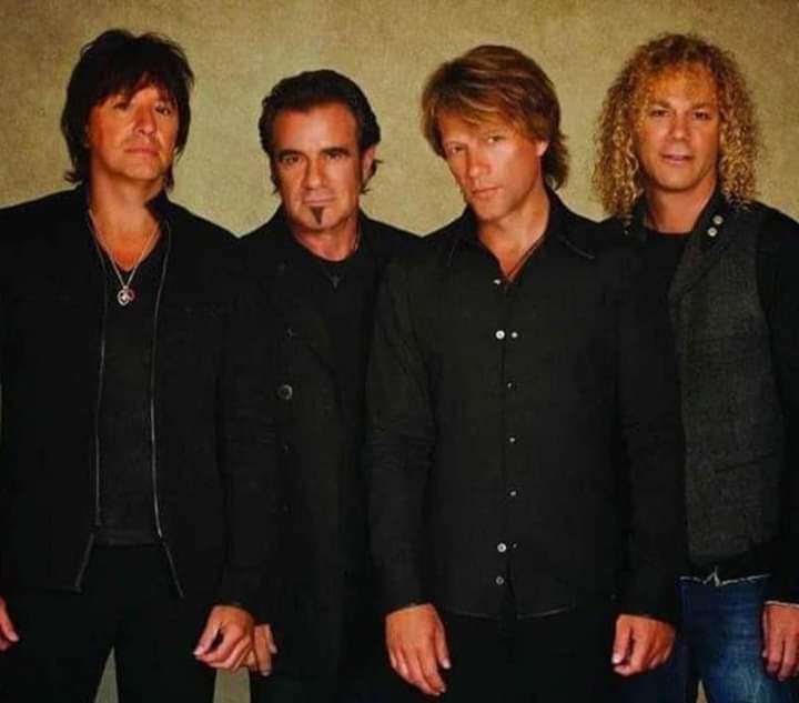 davidfriend8's tweet photo. Good nite lemma friends have a chillout Sunday #davidbryan https://t.co/HArupeuU5W