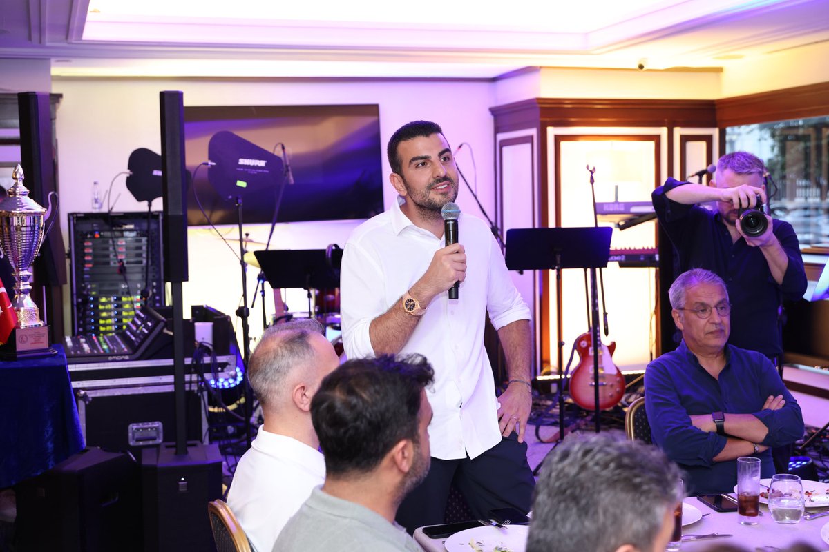 fenerbahcetksb's tweet photo. Sezonu çifte kupayla tamamlayan Fenerbahçe İstanbul Jet Tekerlekli Sandalye Basketbol Takımımız, şampiyonluk sevincini bu akşam 1907 Fenerbahçe Derneği’nde düzenlenen kutlama organizasyonunda hep birlikte yaşadı. 💛💙

Kulübümüz Yönetim Kurulu Üyesi ve Şube Sorumlumuz Demre İşçen’in yanı sıra, derneğimiz Yönetim Kurulu Üyesi ve Şube Sorumlusu Sayın Cenk Öztanık ile Yönetim Kurulu Üyelerimiz Barış Öztürk ve Murat Tayhan’ın, ayrıca derneğimizin tekerlekli sandalye basketbol branşını sahiplendiği ilk günden bu yana her zaman yanımızda olan Sayın Gökhan Akça’nın da katılımıyla gerçekleşen gecede, sezon boyunca verilen emekler ve çifte kupa başarısı hep birlikte kutlandı.

Birlikte nice şampiyonluklara! 🏆